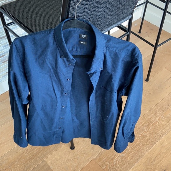 Uniqlo Men’s Slim Fit Button Down Shirt - Picture 2 of 3
